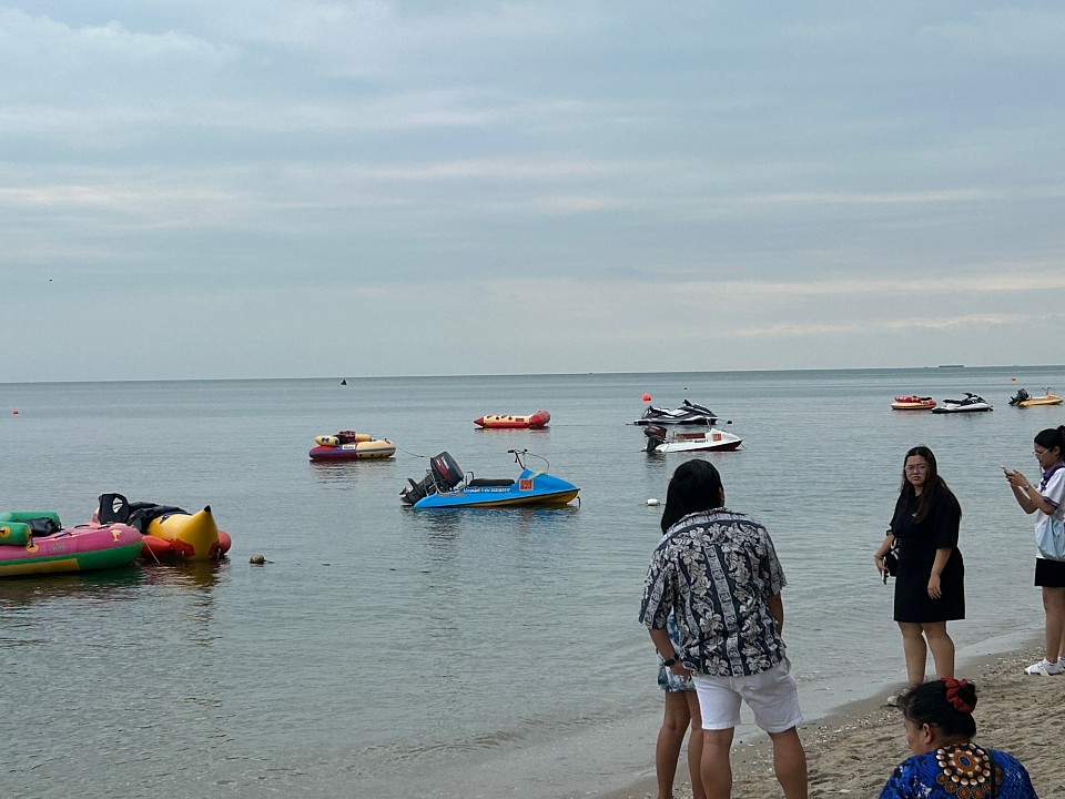 บริการเรือเช่าหาดบางแสน