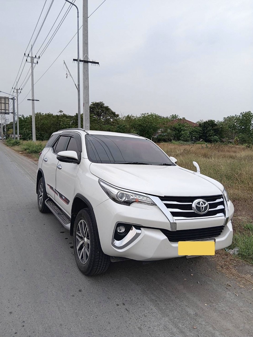 เบอร์โทรแท็กซี่ระยอง เรียกแท็กซี่ระยอง จองแท็กซี่ระยอง เหมาแท็กซี่ระยอง บริการแท็กซี่ระยอง โตโยต้าฟอร์จูนเนอร์7 ที่นั่ง